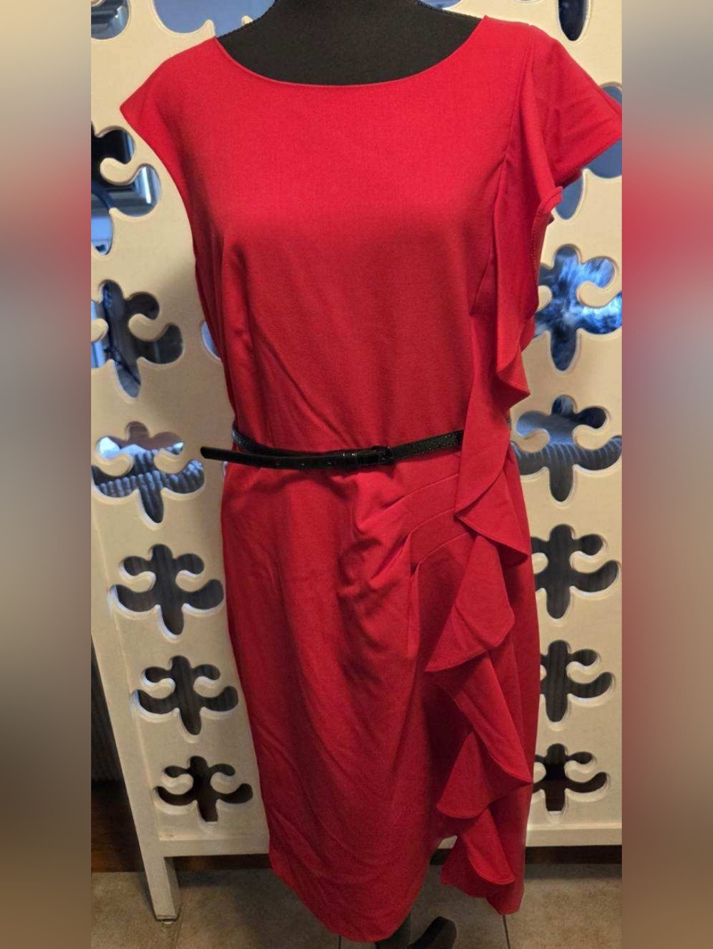 Elegant Red Ruffle Sheath Dress with Belt